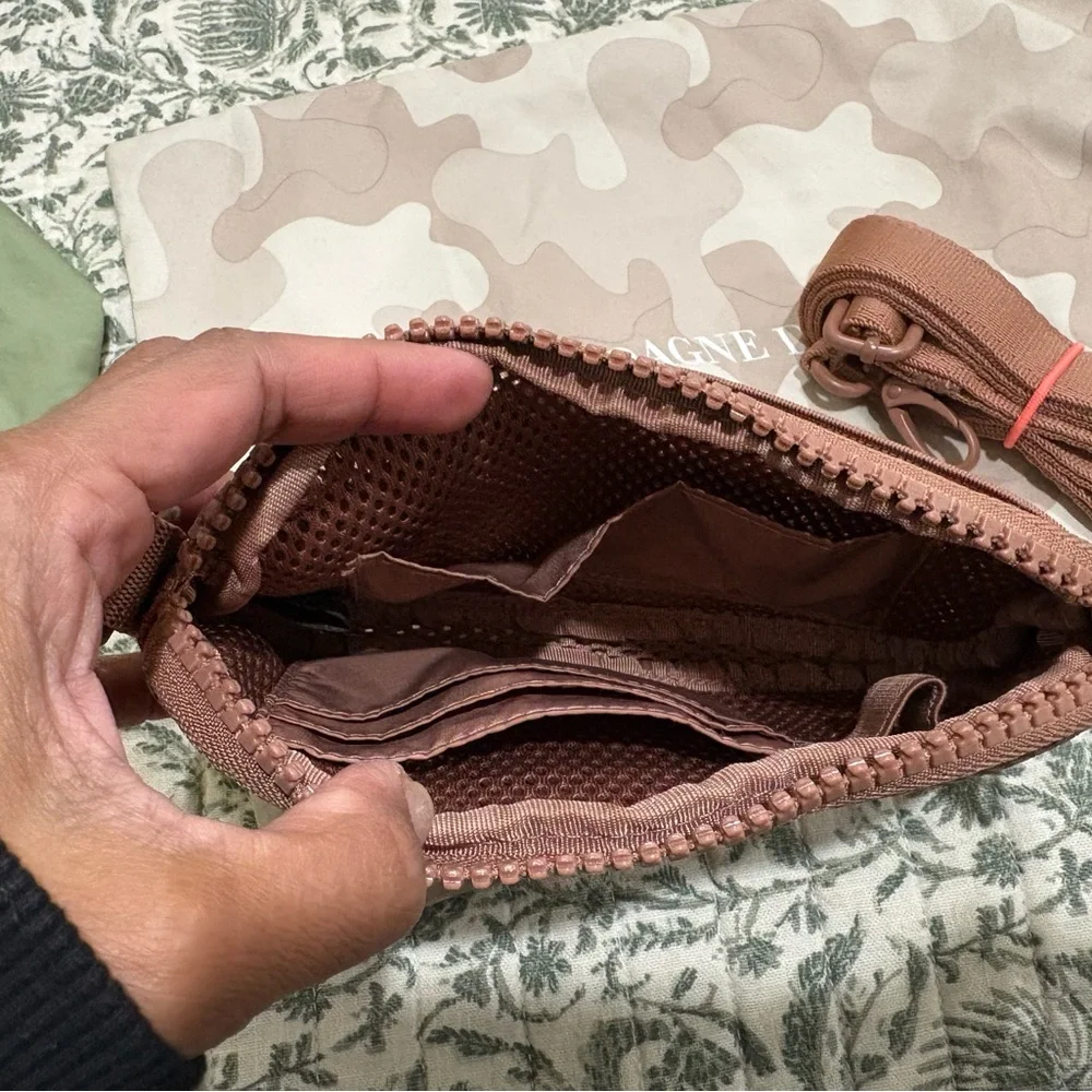 NWOT Dagne Dover Brown Mesh Mini Crossbody bag - Picture 4 of 5